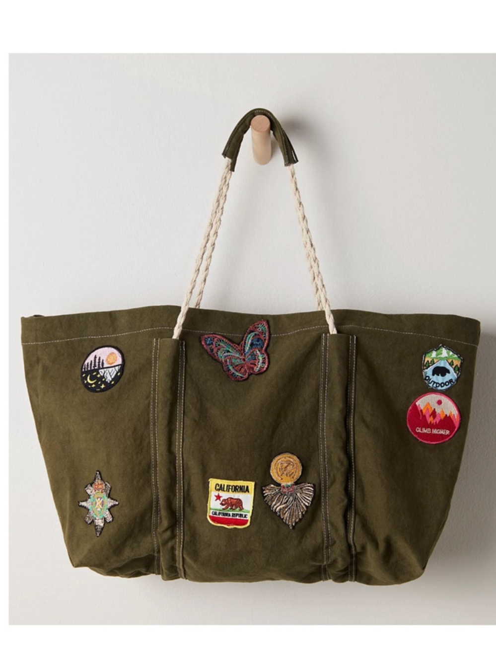 NEW FREE PEOPLE SEA SERPENT GREEN BEEN THERE BADGE PATCHES CANVAS TOTE BAG - Picture 2 of 7